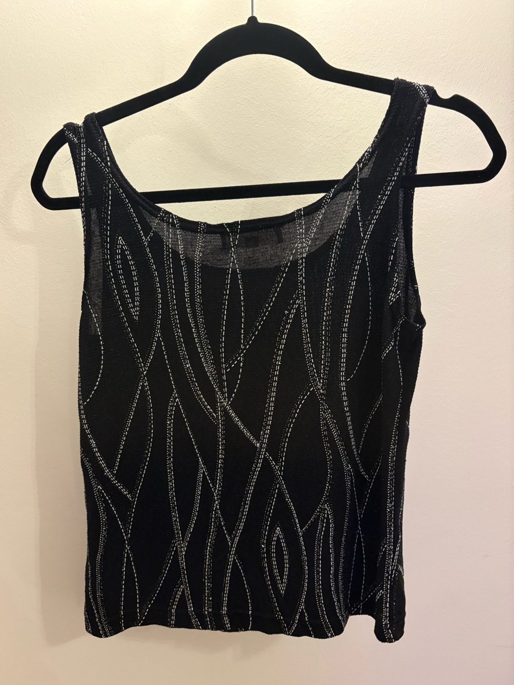 Sparkly Patterned Tank Top - Picture 3 of 3
